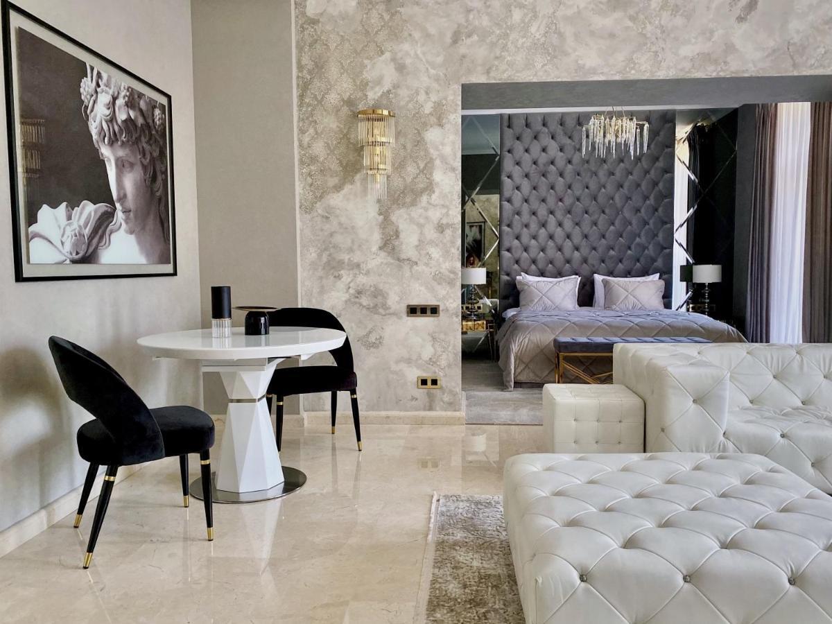 Arcadia Plaza Hotel Odessa Extérieur photo