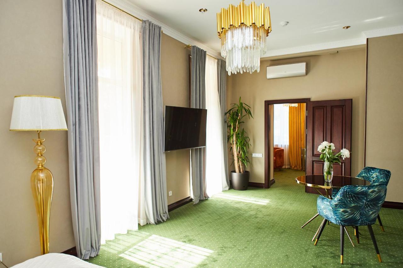 Arcadia Plaza Hotel Odessa Extérieur photo