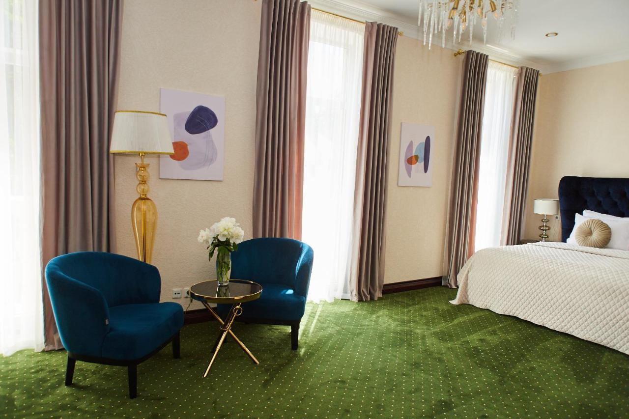 Arcadia Plaza Hotel Odessa Extérieur photo