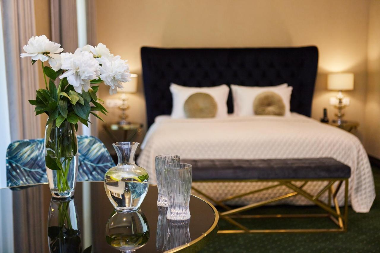 Arcadia Plaza Hotel Odessa Extérieur photo