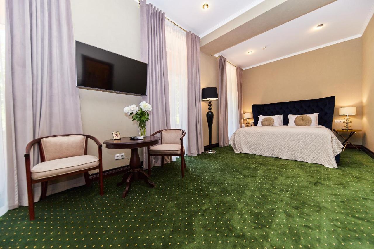 Arcadia Plaza Hotel Odessa Extérieur photo