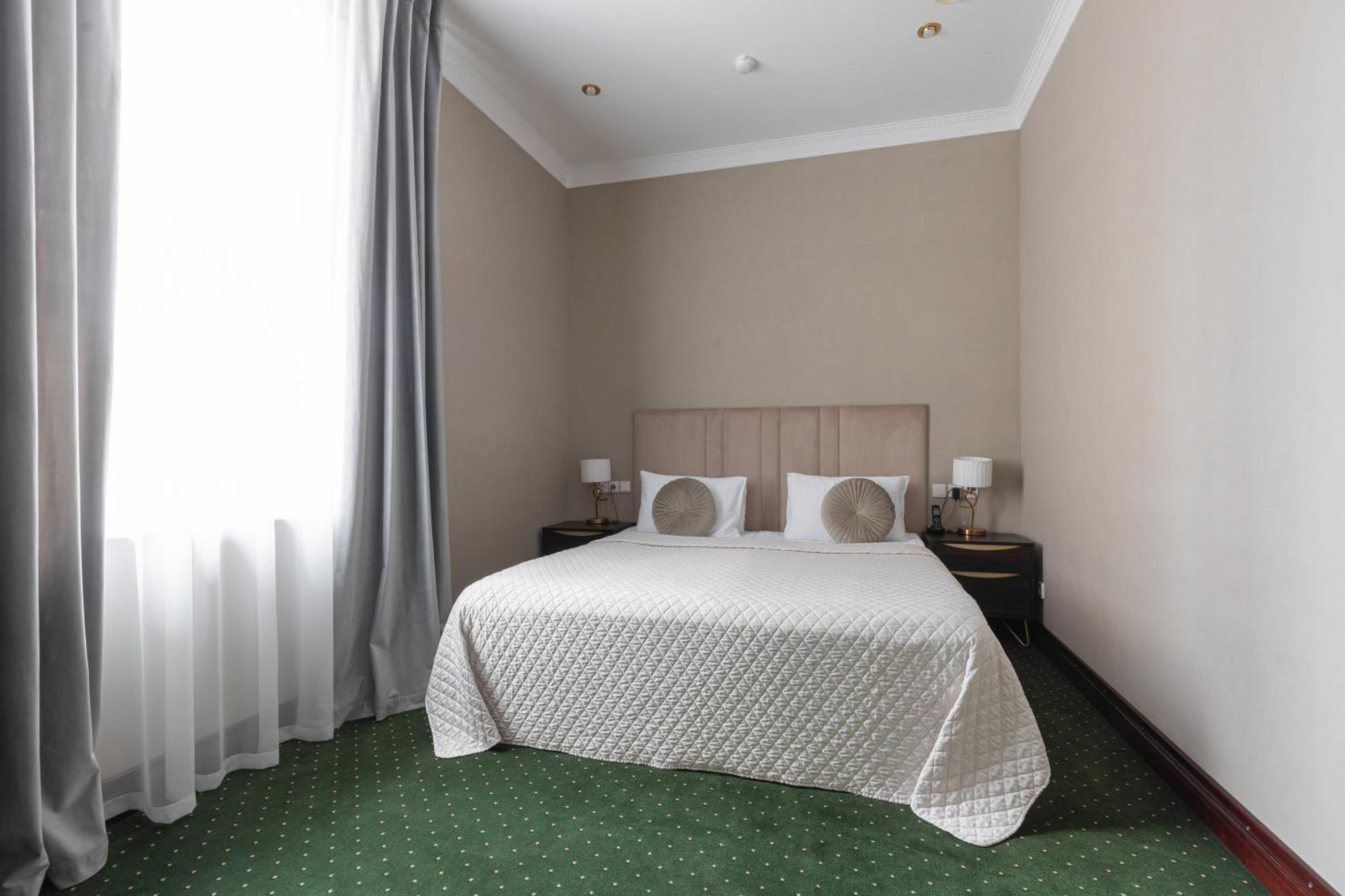 Arcadia Plaza Hotel Odessa Extérieur photo