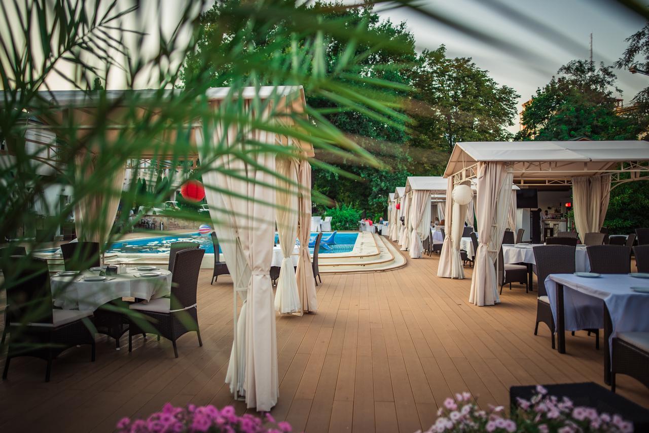 Arcadia Plaza Hotel Odessa Extérieur photo